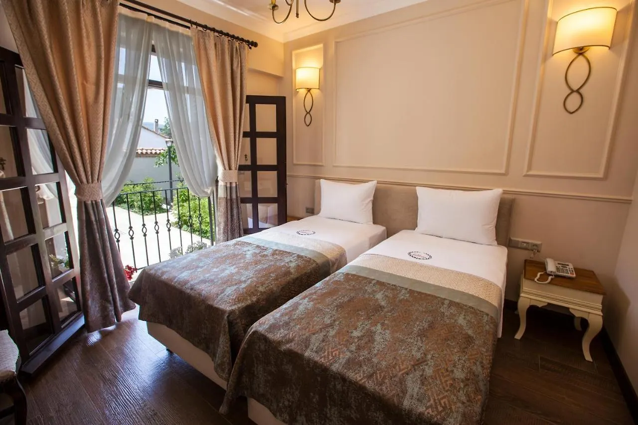 Livia Garden Hotel 셀주크 0*,