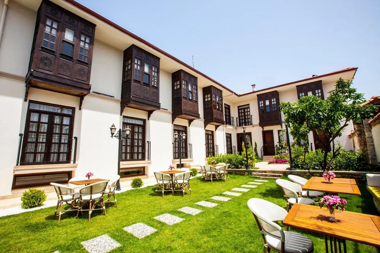 Livia Garden Hotel 셀주크